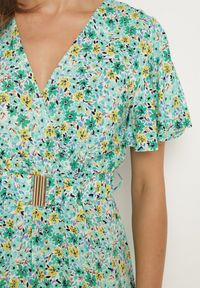 Born2be - Zielona Wiskozowa Sukienka z Kopertowym Dekoltem i Gumką w Pasie z Paskiem i Rozcięciem Vikama. Okazja: na spacer, na imprezę. Typ kołnierza: dekolt kopertowy. Kolor: zielony. Materiał: wiskoza. Typ sukienki: kopertowe. Styl: elegancki #6