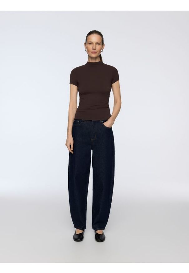 Reserved - T-shirt z włóknami bambusowymi - brązowy. Kolor: brązowy. Materiał: włókno