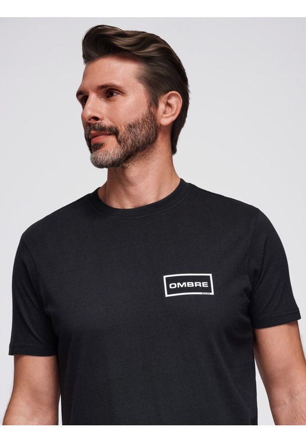 Ombre Clothing - Koszulka męska dzianinowa z nadrukiem o kroju REGULAR - czarna V2 - Rozmiar: M. Okazja: na co dzień. Kolor: czarny. Materiał: dzianina. Wzór: nadruk. Styl: klasyczny, casual