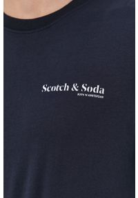 Scotch & Soda T-shirt bawełniany kolor granatowy z nadrukiem. Okazja: na co dzień. Kolor: niebieski. Materiał: bawełna. Wzór: nadruk. Styl: casual