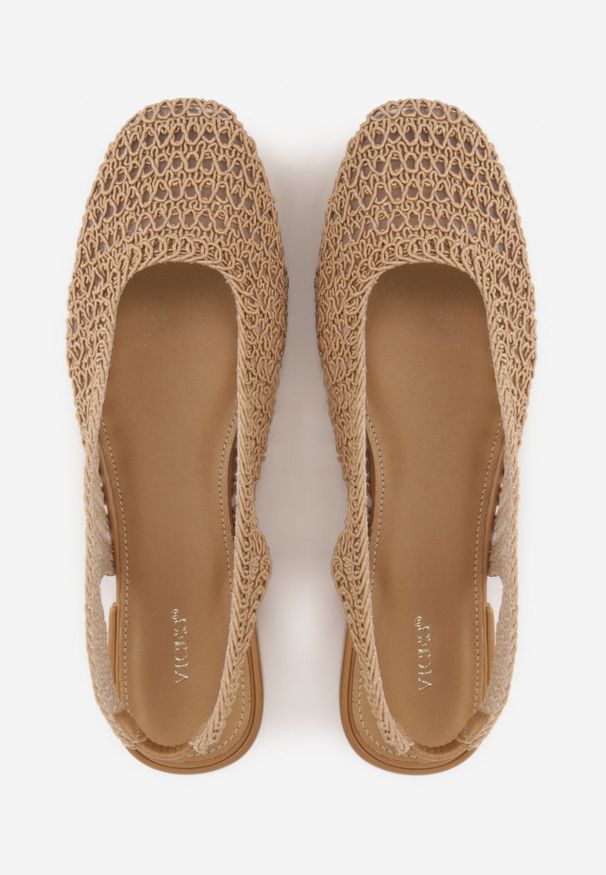 Born2be - Ciemnobeżowe Szydełkowe Balerinki VICES z Odkrytą Piętą Jilryss. Okazja: na co dzień. Zapięcie: bez zapięcia. Kolor: beżowy. Materiał: len. Styl: boho, elegancki, casual