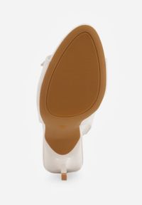 Born2be - Białe Sandały VICES na Szpilce z Klamerką z Cyrkoniami na Nosku Peep Toe Ismene. Okazja: na co dzień. Nosek buta: otwarty. Zapięcie: klamry. Kolor: biały. Materiał: jeans. Obcas: na szpilce. Styl: casual, elegancki #5