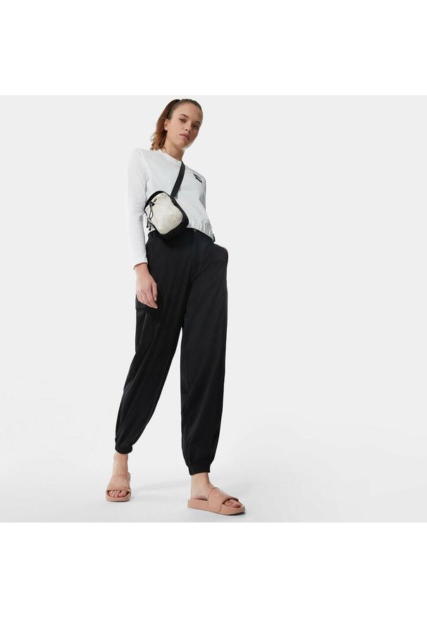 Klapki damskie The North Face W Base Camp Slide Iii. Okazja: na plażę. Zapięcie: bez zapięcia. Kolor: różowy. Materiał: syntetyk, materiał. Styl: sportowy