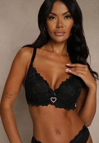 Renee - Czarny Koronkowy Biustonosz Ozdobiony Cyrkoniowym Sercem Bothilei. Kolor: czarny. Materiał: koronka. Wzór: aplikacja #4
