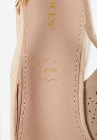 Born2be - Beżowe Ażurowe Sandały Vices na Obcasie Bez Pięty ze Skórzaną Wkładką Iffilissea. Okazja: na co dzień. Zapięcie: sprzączka. Kolor: beżowy. Materiał: skóra. Wzór: ażurowy. Obcas: na obcasie. Styl: casual, elegancki. Wysokość obcasa: średni #7