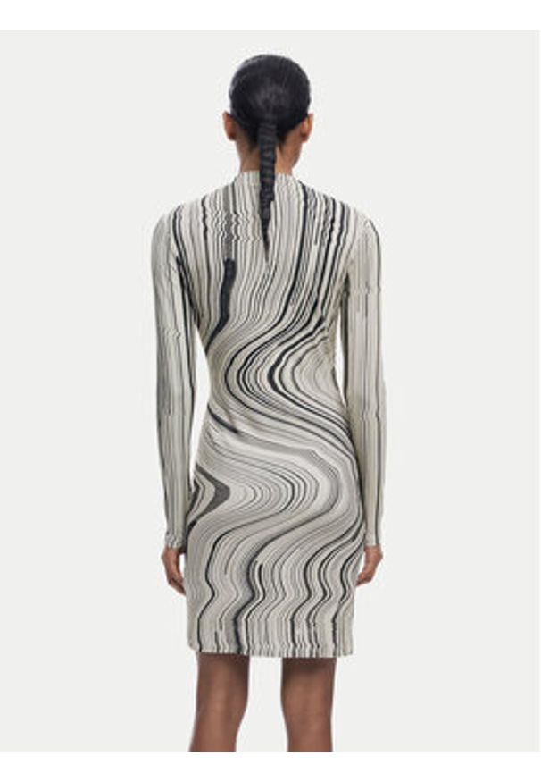 Desigual Sukienka codzienna Chiara 25WWVK35 Beżowy Slim Fit. Okazja: na co dzień. Kolor: beżowy. Materiał: wiskoza. Typ sukienki: proste. Styl: casual