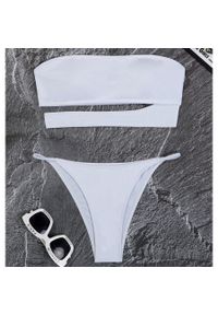 Intica - Strój kąpielowy bikini bandeau na plażę Nevia. Kolor: biały. Materiał: materiał