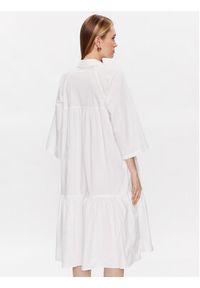 Moss Copenhagen Sukienka koszulowa Danaya 17266 Biały Regular Fit. Kolor: biały. Materiał: bawełna. Typ sukienki: koszulowe