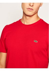 Lacoste T-Shirt TH2038 Czerwony Regular Fit. Kolor: czerwony. Materiał: bawełna