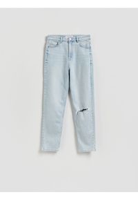 Reserved - Jeansy mom fit z rozcięciem - niebieski. Kolor: niebieski #1