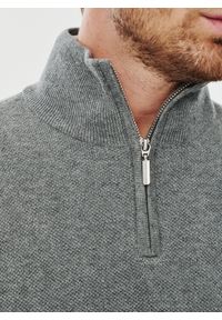 Pako Lorente - PAKO LORENTE – Szary sweter z wysoką stójką zapinaną na zamek. Typ kołnierza: kołnierzyk stójkowy. Kolor: szary. Materiał: bawełna. Sezon: zima, jesień #5