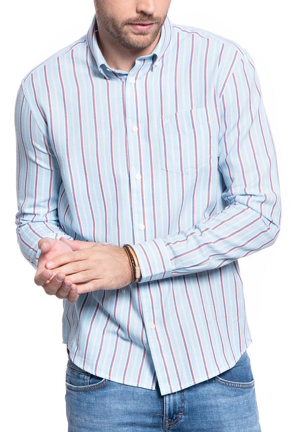 Wrangler - KOSZULA MĘSKA WRANGLER LS 1PKT BUTTON DOWN CERULEAN BLUE W5A34SXVT 112130013. Typ kołnierza: button down
