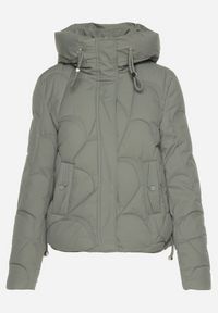 Born2be - Ciemnozielona Pikowana Kurtka o Pudełkowym Kroju z Kapturem i Ściągaczami Selizola. Okazja: na spacer. Typ kołnierza: kaptur. Kolor: zielony. Materiał: skóra, jeans. Styl: sportowy #7