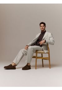 Reserved - Spodnie regular fit z lnem - beżowy. Kolor: beżowy. Materiał: len #1