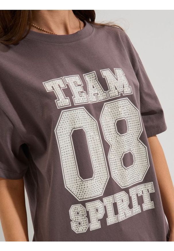 Sinsay - Bawełniana koszulka z napisem - szary. Kolor: szary. Materiał: bawełna. Wzór: napisy