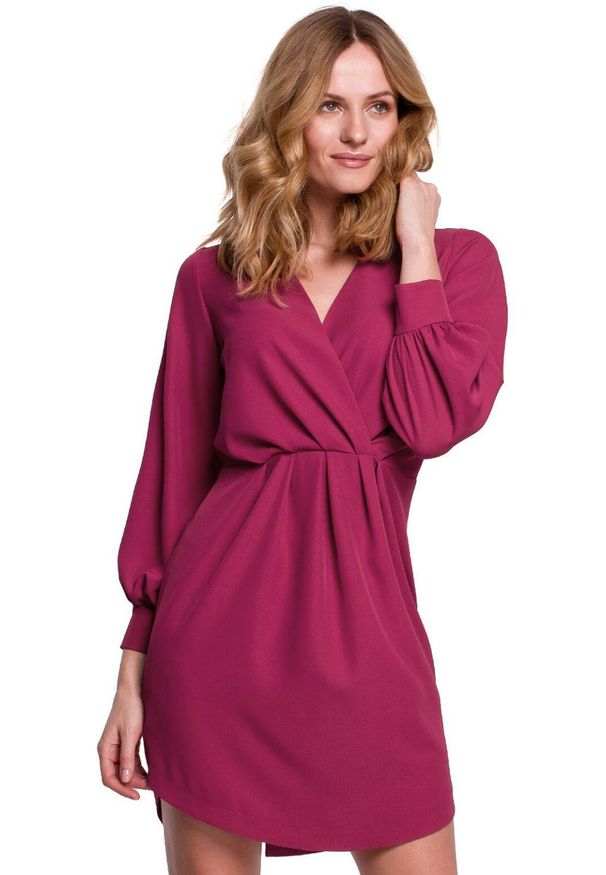 Makover - Elegancka kopertowa sukienka mini z bufiastymi rękawami. Typ kołnierza: dekolt kopertowy. Materiał: elastan. Typ sukienki: kopertowe. Styl: elegancki. Długość: mini