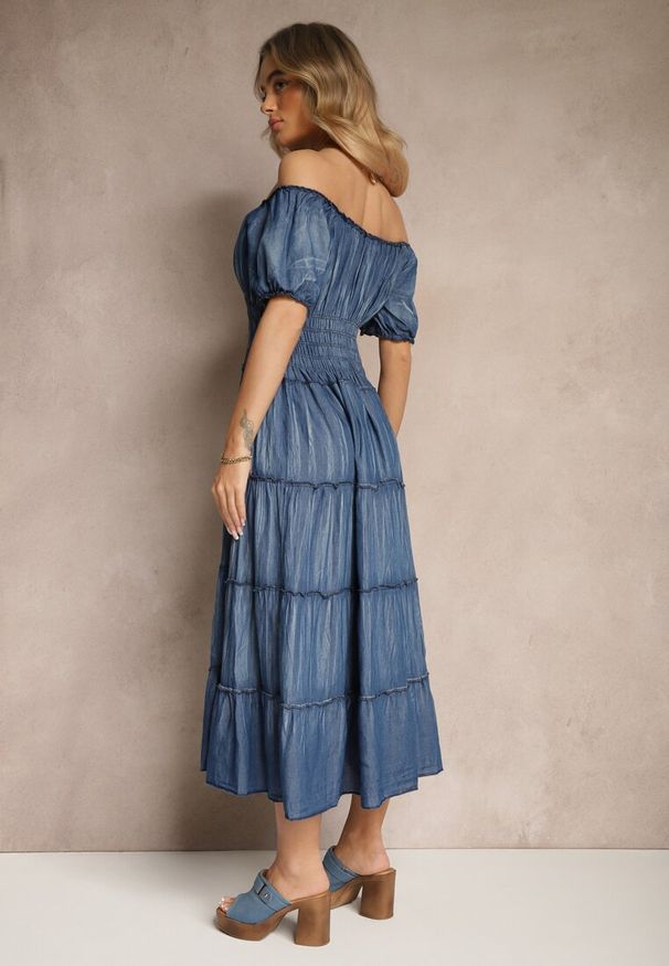 Renee - Niebieska Sukienka z Dekoltem Hiszpańskim i Szeroką Marszczoną Talią Sardexia. Okazja: na spacer, na co dzień. Kolor: niebieski. Długość rękawa: krótki rękaw. Sezon: jesień, lato. Typ sukienki: proste. Styl: casual, elegancki