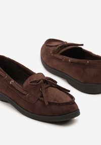 Born2be - Brązowe Mokasyny Ozdobione Wiązaniem Lovanela. Okazja: na co dzień. Kolor: brązowy. Materiał: jeans. Wzór: aplikacja. Obcas: na płaskiej podeszwie. Styl: klasyczny, casual, elegancki