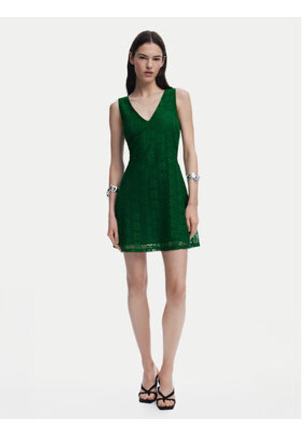Desigual Sukienka koktajlowa 25SWVW53 Zielony Slim Fit. Kolor: zielony. Materiał: syntetyk. Styl: wizytowy