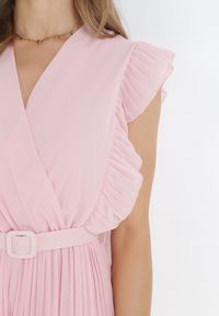 Born2be - Różowy Plisowany Kombinezon z Szerokimi Nogawkami i Wiązanym Paskiem Audra. Okazja: na co dzień. Kolor: różowy. Sezon: wiosna, lato. Styl: casual, elegancki #2