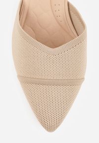 Born2be - Ciemnobeżowe Strukturalne Czółenka VICES na Słupku z Paskiem wokół Kostki Kallimei. Okazja: na co dzień, na spotkanie biznesowe. Zapięcie: pasek. Kolor: beżowy. Materiał: jeans. Obcas: na słupku. Styl: casual, biznesowy, elegancki #8