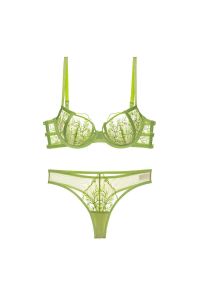 Intica - Komplet bielizny z kwiatowym haftem Carlene. Kolor: zielony. Materiał: tkanina. Wzór: kwiaty, haft