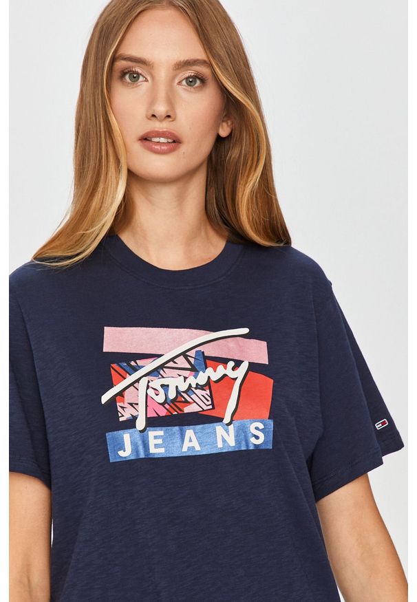 Tommy Jeans - T-shirt. Okazja: na co dzień. Kolor: niebieski. Materiał: bawełna, dzianina. Wzór: nadruk. Styl: casual