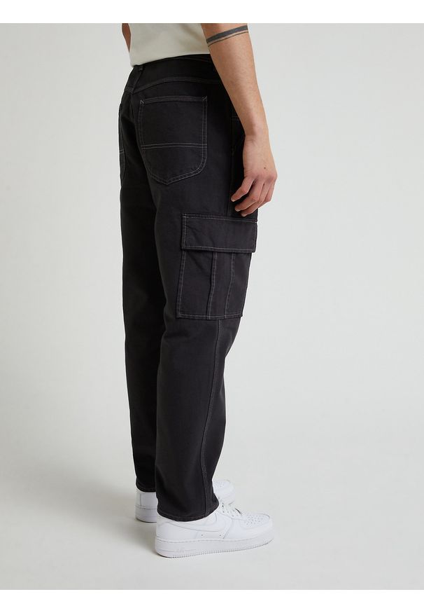 Lee - MĘSKIE SPODNIE MATERIAŁOWE LEE CARGO PANT WASHED BLACK 112333668. Materiał: materiał