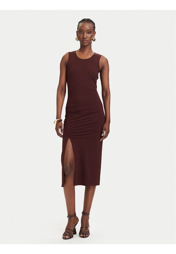 Patrizia Pepe Sukienka codzienna 2A3081/JZ26-B887 Brązowy Slim Fit. Okazja: na co dzień. Kolor: brązowy. Materiał: syntetyk. Typ sukienki: proste. Styl: casual