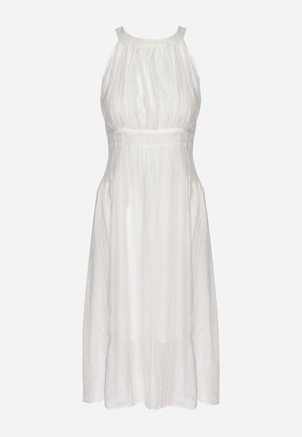 Born2be - Biała Rozkloszowana Sukienka z Tłoczonej Tkaniny z Wiązaniem z Tyłu Nimioretta. Okazja: na wesele, na ślub cywilny, na imprezę. Kolor: biały. Materiał: tkanina. Wzór: aplikacja. Typ sukienki: rozkloszowane. Styl: elegancki