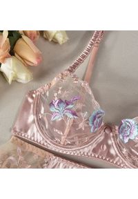 Intica - Komplet bielizny haftowanej na specjalne okazje Goryana. Kolor: różowy. Materiał: materiał, skóra. Wzór: haft #6