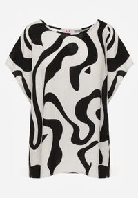 Born2be - Czarna Wiskozowa Bluzka Oversize z Krótkim Rękawem w Abstrakcyjny Wzór Ginedina. Okazja: na co dzień. Kolekcja: plus size. Kolor: czarny. Materiał: wiskoza. Długość rękawa: krótki rękaw. Długość: krótkie. Sezon: lato. Styl: casual, klasyczny #5