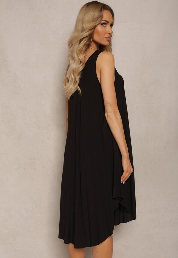 Renee - Czarna Bawełniana Sukienka z Okrągłym Dekoltem o Rozkloszowanym Kroju Tesavette. Okazja: na co dzień. Kolor: czarny. Materiał: bawełna. Typ sukienki: rozkloszowane. Styl: elegancki, klasyczny, casual