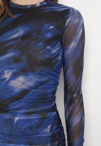 Born2be - Czarno-Granatowa Dopasowana Sukienka Długa z Siateczki z Rozcięciem na Boku Nethys. Kolor: czarny. Materiał: wiskoza. Styl: elegancki. Długość: maxi #2