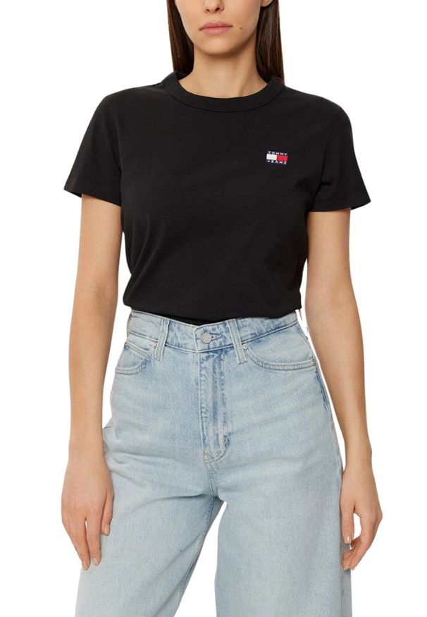 Tommy Jeans - TOMMY JEANS Czarny damski t-shirt z małym logo. Kolor: czarny