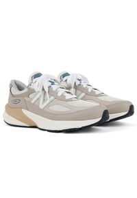 Buty unisex New Balance U990MM6 – beżowe. Kolor: beżowy. Materiał: zamsz, guma, materiał, syntetyk. Szerokość cholewki: normalna. Sport: bieganie #2
