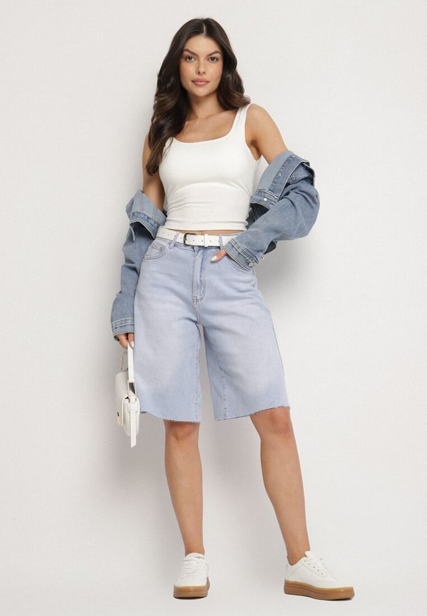 Born2be - Jasnoniebieskie Szorty Bawełniane Bermudy Jeansowe z Wyższym Stanem Tenacea. Okazja: na co dzień. Stan: podwyższony. Kolor: niebieski. Materiał: jeans, bawełna. Styl: elegancki, casual