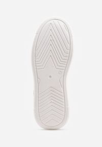 Born2be - Czarno-Białe Sneakersy Vices na Grubej Podeszwie z Geometryczną Ozdobą i Perforacją Karvesa. Okazja: na co dzień. Kolor: czarny. Materiał: jeans. Wzór: geometria, aplikacja #7