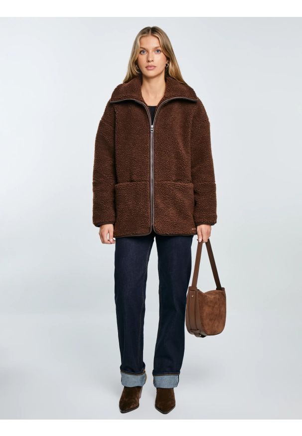 Big-Star - Bluza damska rozpinana brązowa Anabela 804. Okazja: na co dzień. Kolekcja: plus size. Kolor: brązowy. Materiał: dzianina, jeans, materiał. Wzór: aplikacja. Styl: casual, elegancki