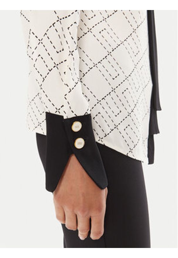 Elisabetta Franchi Koszula CA-104-56E2-V320 Biały Regular Fit. Kolor: biały. Materiał: wiskoza