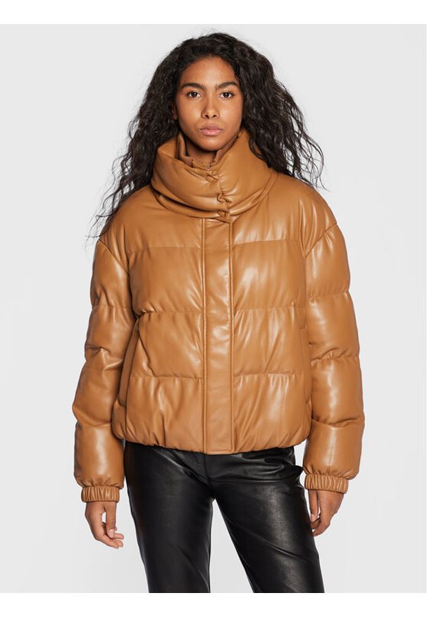 Patrizia Pepe Kurtka z imitacji skóry 2O0022/E005-B746 Brązowy Regular Fit. Kolor: brązowy. Materiał: skóra