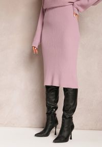 Renee - Fioletowa Spódnica Midi z Prążkowanej Dzianiny Limoce. Kolor: fioletowy. Materiał: dzianina, prążkowany #4
