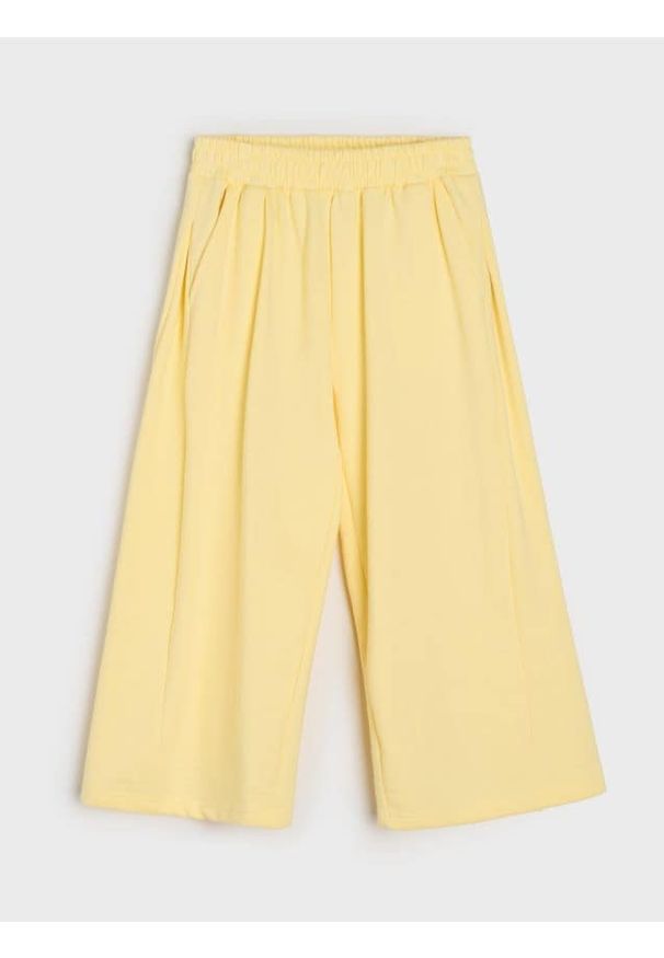 Sinsay - Spodnie dresowe wide leg z polarem - żółty. Kolor: żółty. Materiał: dresówka, polar