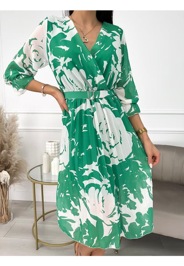 ModnaKiecka.pl - Zielono-Kremowa Plisowana Sukienka 9825-405-C. Okazja: na randkę, na co dzień. Kolor: wielokolorowy. Materiał: elastan, poliester. Typ sukienki: rozkloszowane, kopertowe. Styl: casual