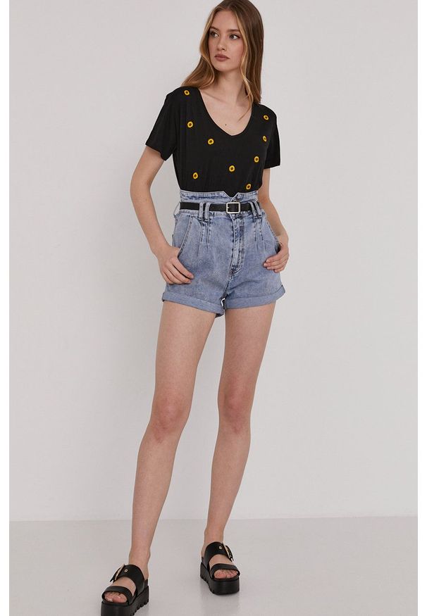 Answear Lab - Szorty jeansowe. Okazja: na co dzień. Kolor: niebieski. Materiał: jeans. Styl: wakacyjny