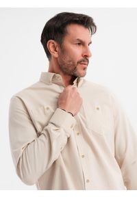 Ombre Clothing - Koszula męska lniana z klasycznym kołnierzykiem i kieszeniami REGULAR FIT – kremowa V3 - Rozmiar: XL. Okazja: na co dzień. Typ kołnierza: kołnierzyk klasyczny. Kolor: kremowy. Materiał: len. Długość: długie. Wzór: aplikacja. Sezon: wiosna, lato. Styl: klasyczny #10