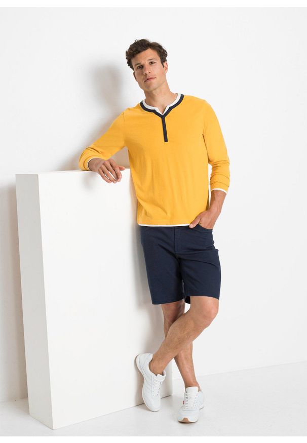 bonprix - Bermudy ze stretchem, classic fit. Stan: podwyższony. Kolor: niebieski