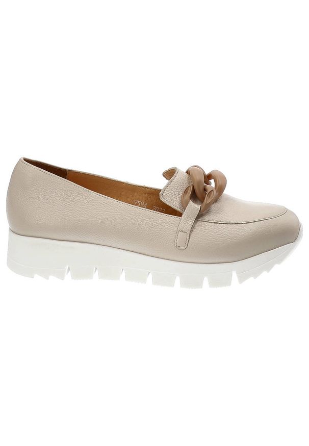 Beżowe Półbuty Armodo Stylowe Obuwie Damskie. Okazja: na co dzień. Zapięcie: bez zapięcia. Kolor: beżowy. Szerokość cholewki: normalna. Wzór: aplikacja. Materiał: skóra. Sezon: wiosna, lato. Obcas: na platformie. Styl: elegancki