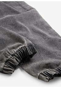 bonprix - Dżinsy bojówki o kroju loose fit z materiału z domieszką stretchu, z elastyczną gumką w pasie. Kolor: szary #3