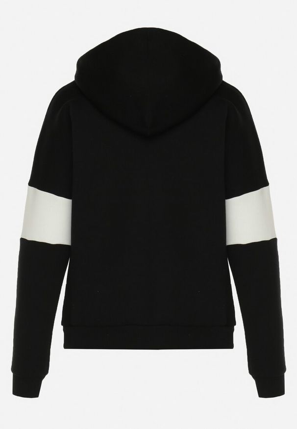 Born2be - Czarna Bluza z Kapturem i Ozdobnym Nadrukiem Ocieplona Polarem Cliose. Okazja: na co dzień. Typ kołnierza: kaptur. Kolor: czarny. Materiał: polar. Wzór: nadruk. Styl: casual